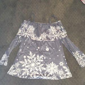 Cold shoulder winter top